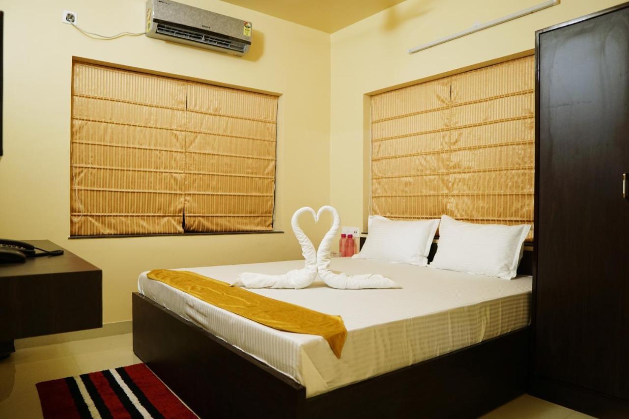 Rama Golden Root New Town Hotel Kolkata Exterior photo